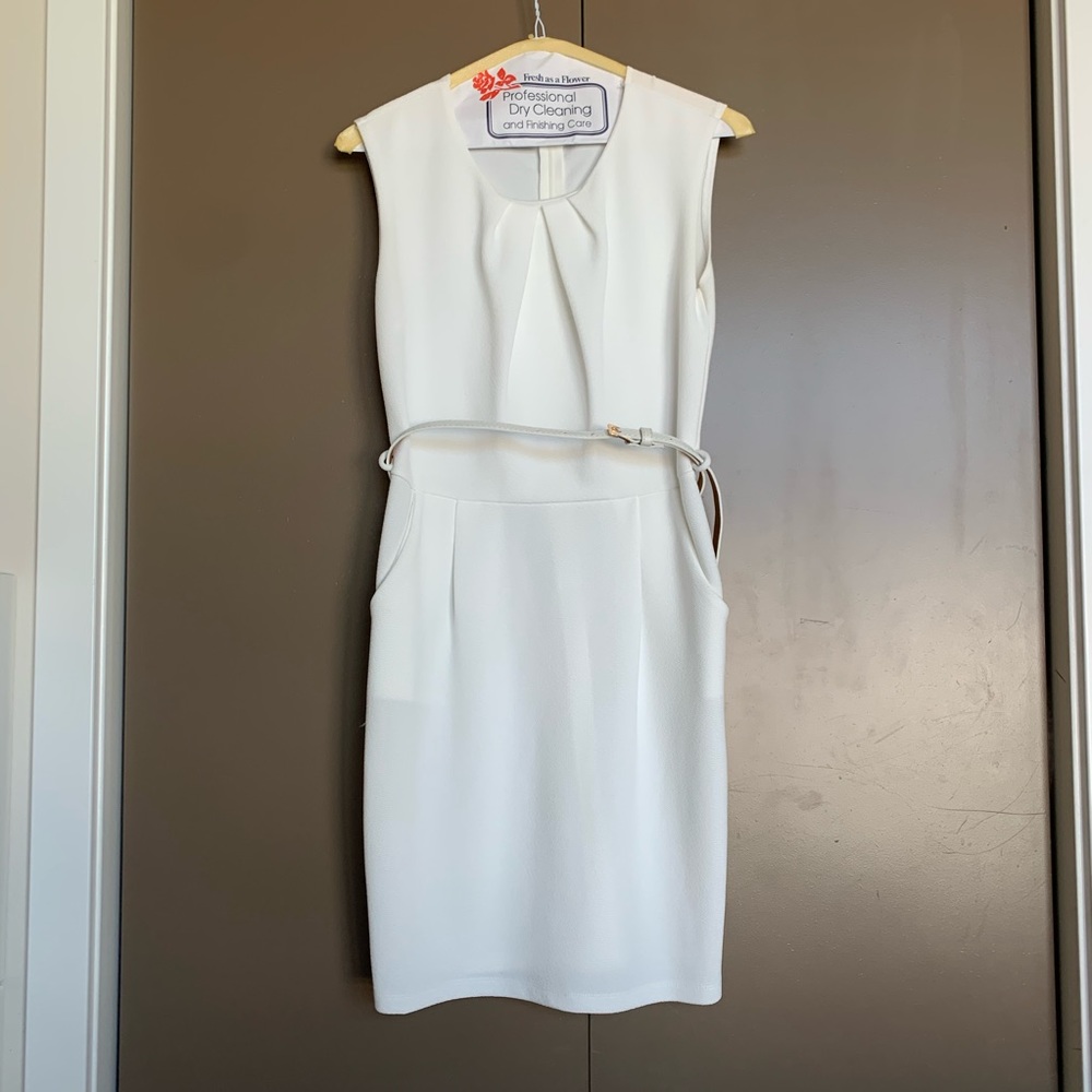 🔥 WHITE DRESS WITH POCKETS